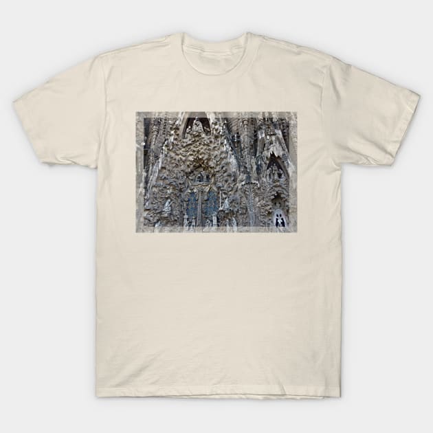 La Sagrada Familia breath-taking exterior: detailed architecture photography T-Shirt by F-for-Fab